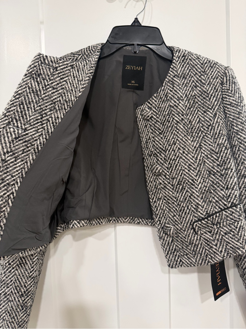 NWT Zeylah Black & White Herringbone Cropped Blazer Women’s Size XS - Picture 10 of 10